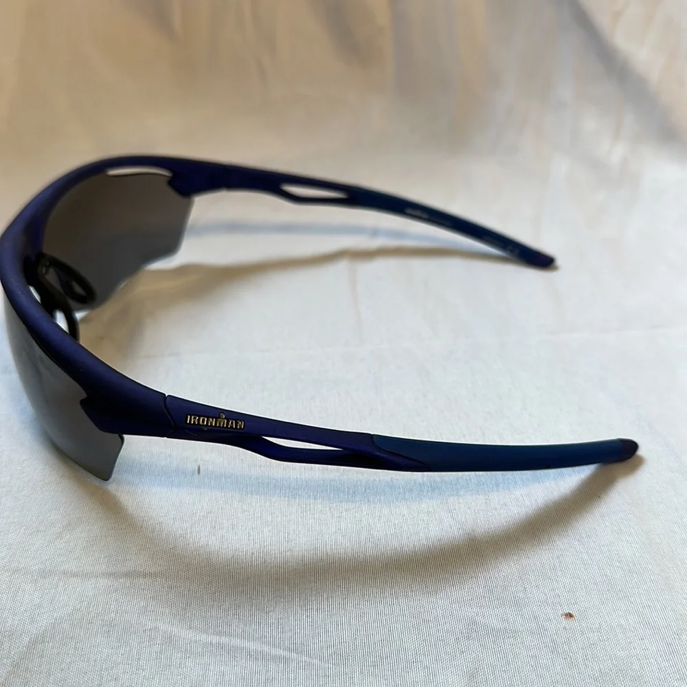 IRONMAN Unisex’s SIMB19910 Foster Grant 1803″ Sunglass, Navy, One Size